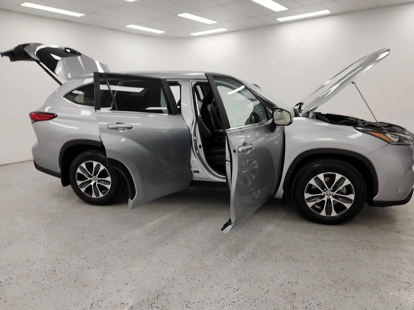 2023 Toyota Kluger Gallery Image 9
