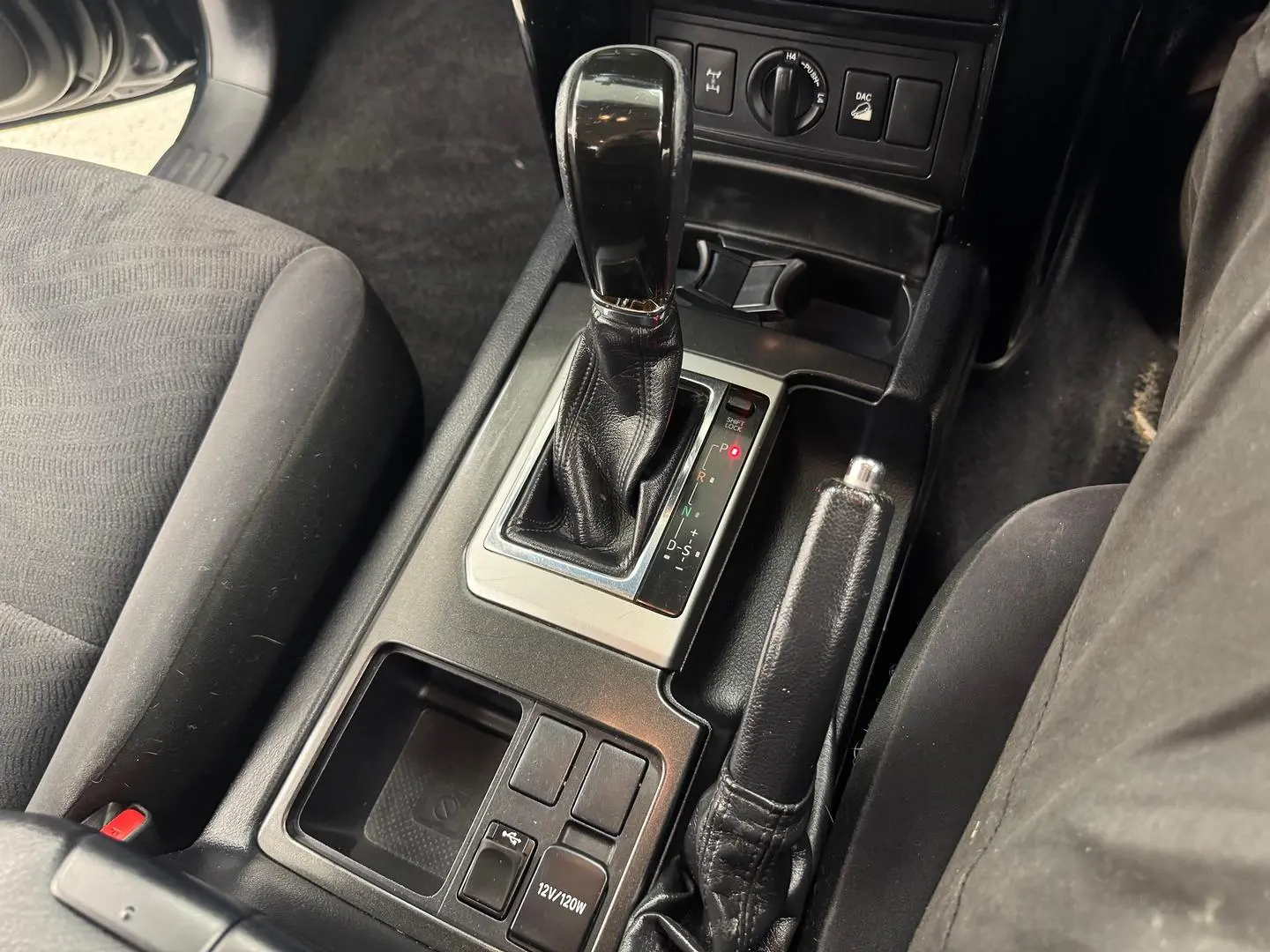 2016 Toyota Landcruiser Prado Gallery Image 24