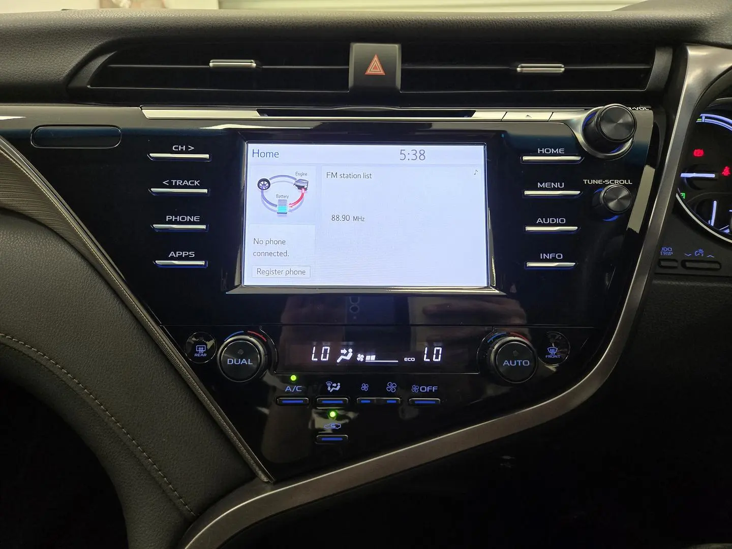 2019 Toyota Camry Gallery Image 30