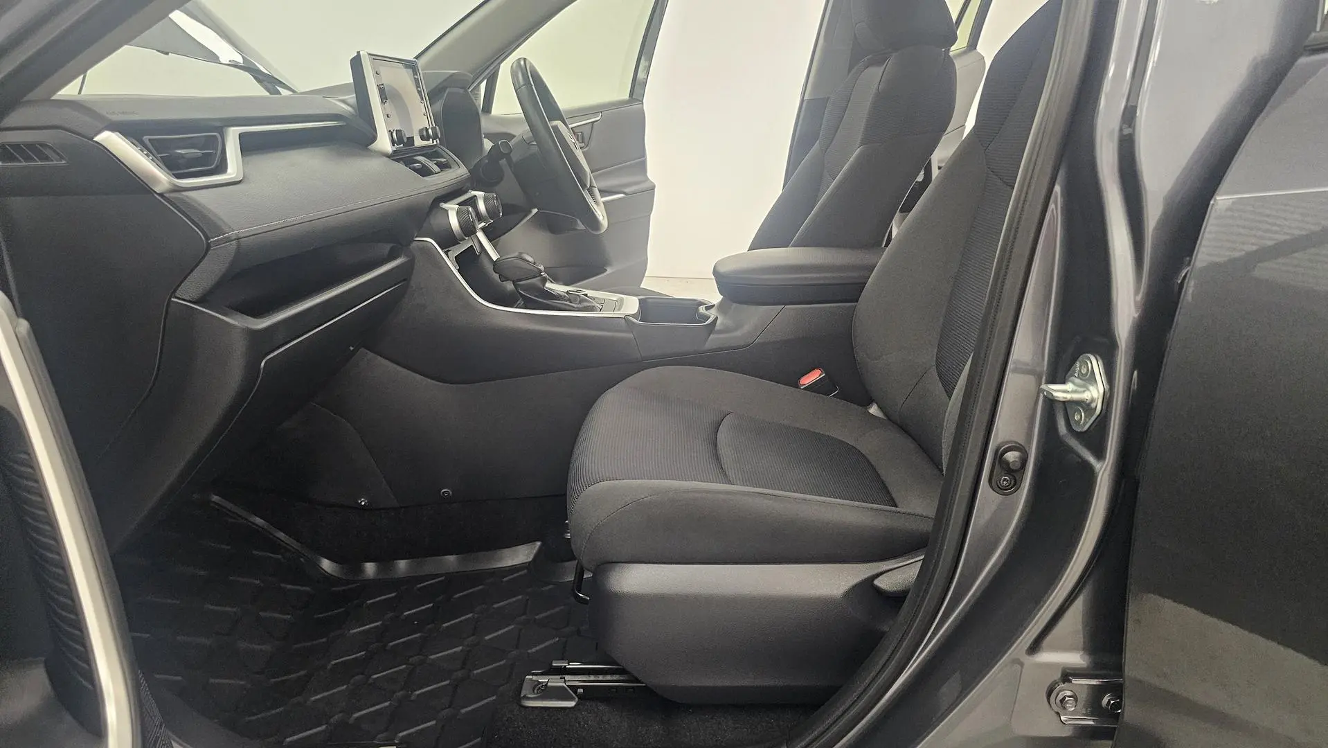 2022 Toyota RAV4 Gallery Image 12