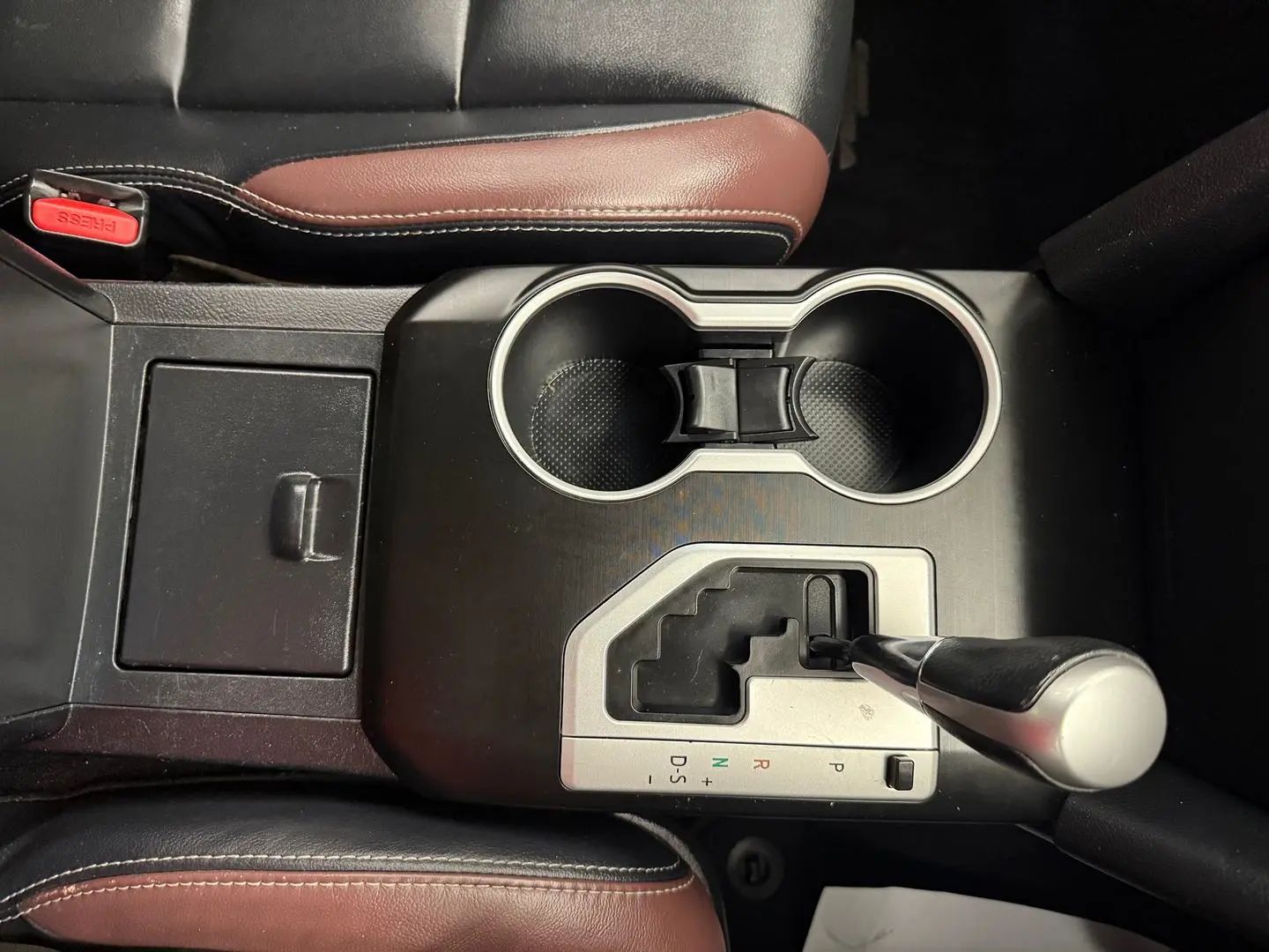 2015 Toyota Camry Gallery Image 34