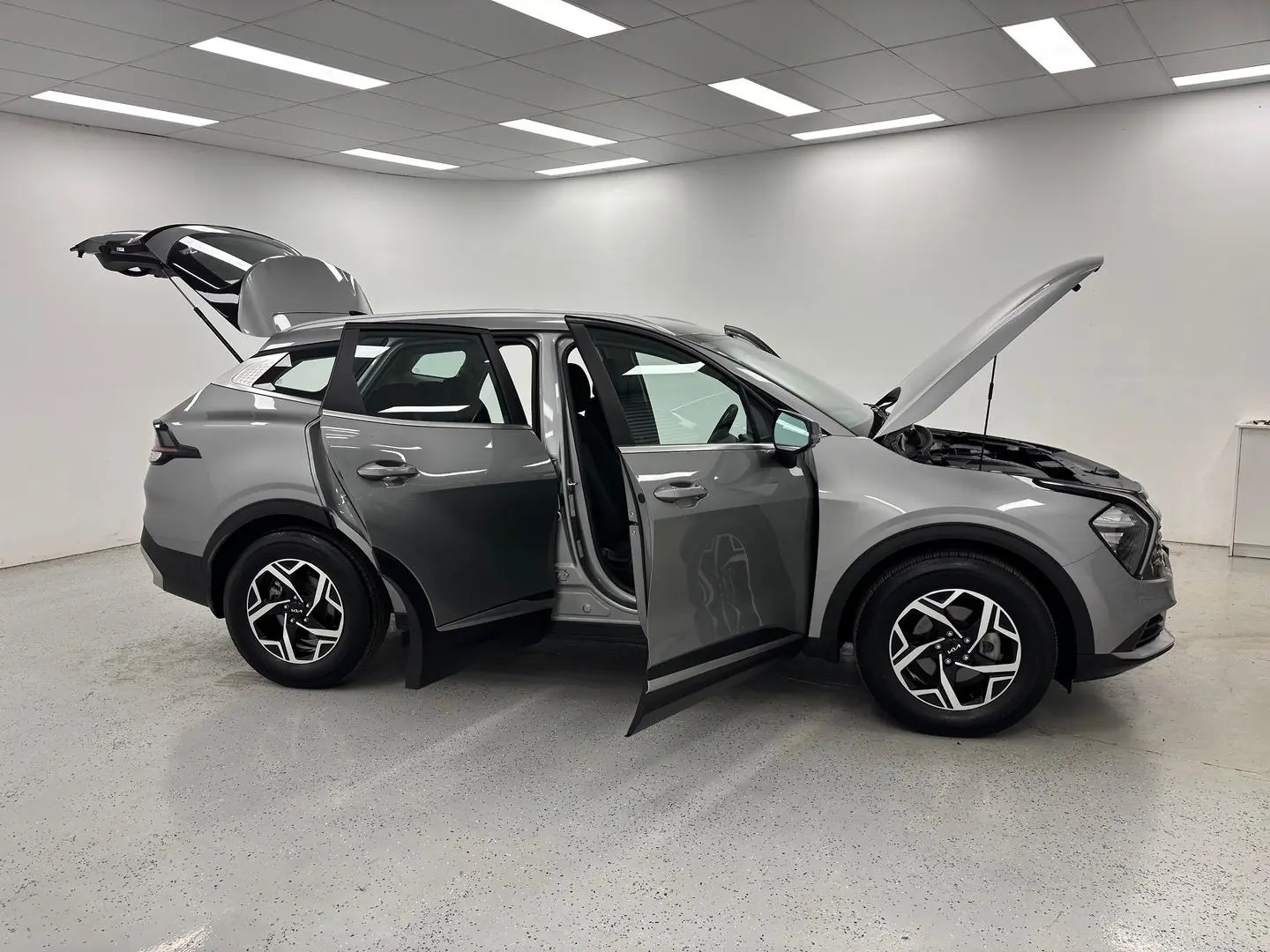 2023 Kia Sportage Gallery Image 9