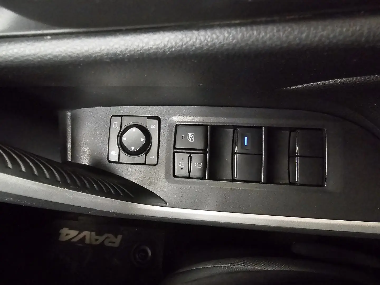 2022 Toyota RAV4 Gallery Image 38