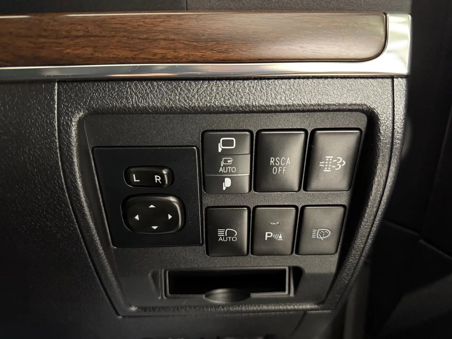 2020 Toyota Landcruiser Gallery Image 37