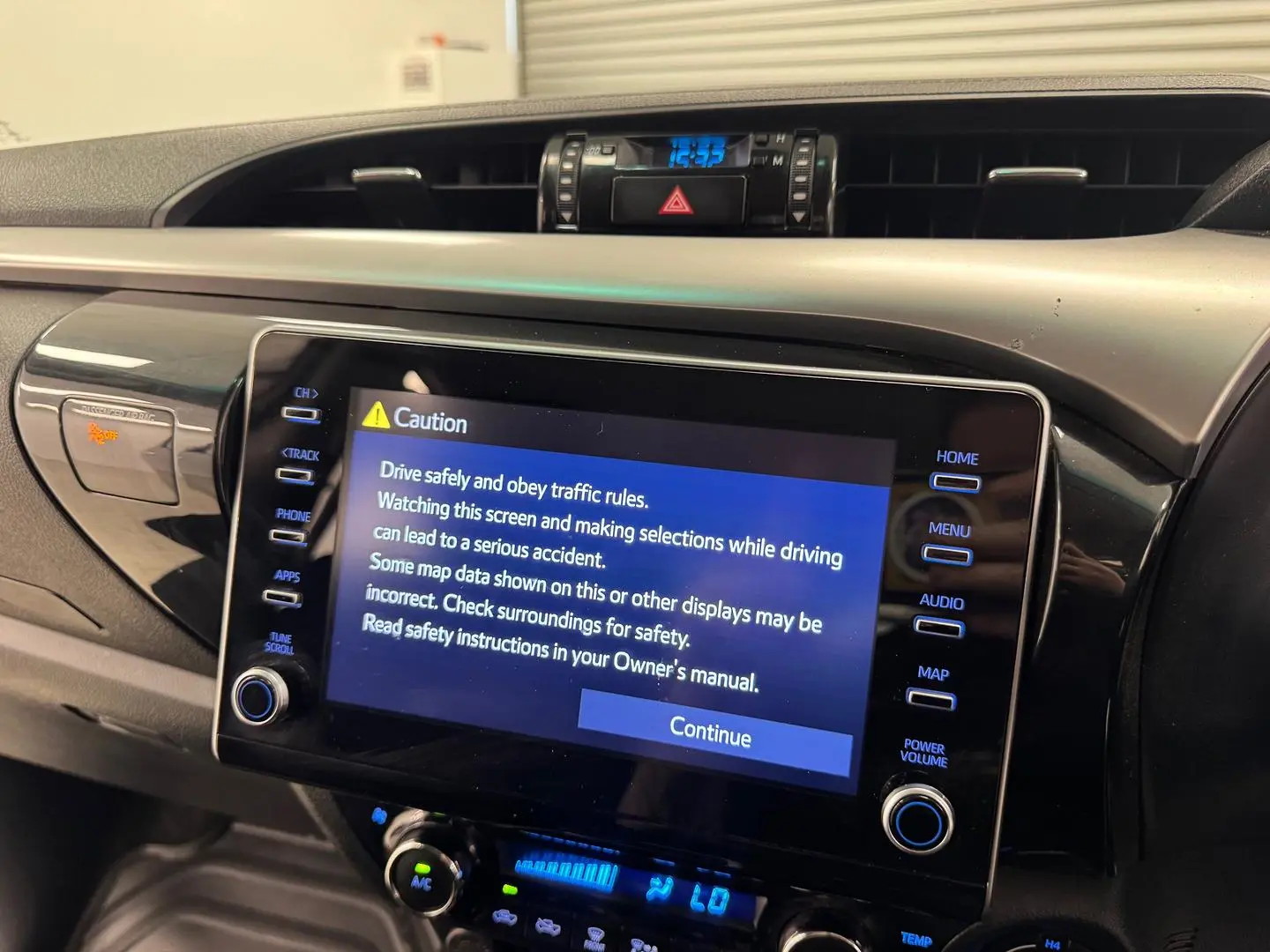 2020 Toyota Hilux Gallery Image 24