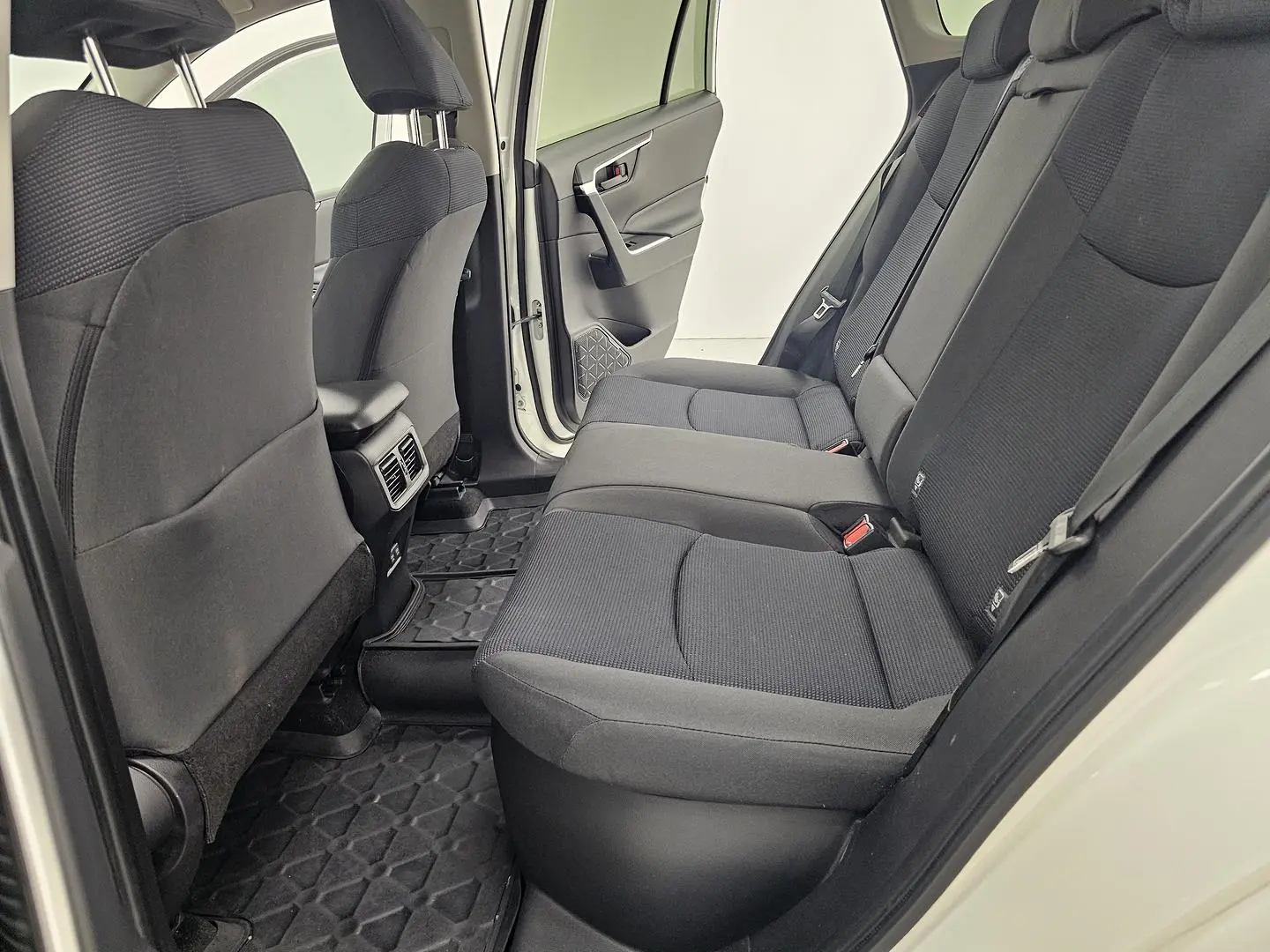 2022 Toyota RAV4 Gallery Image 15