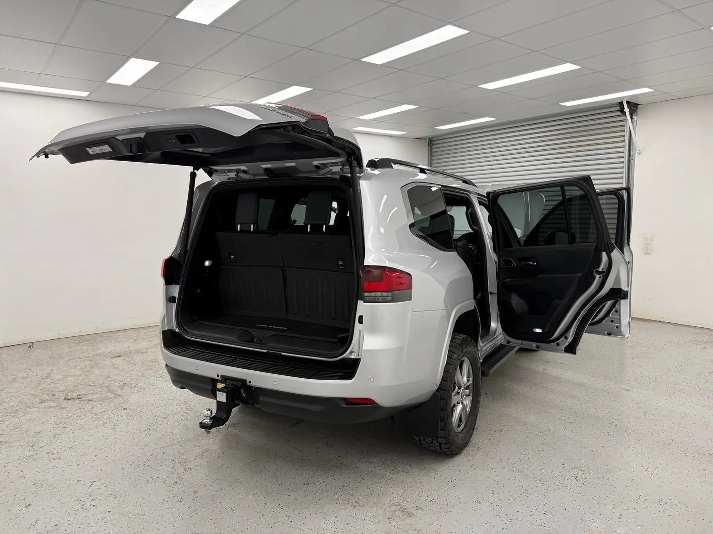 2022 Toyota Landcruiser Gallery Image 18