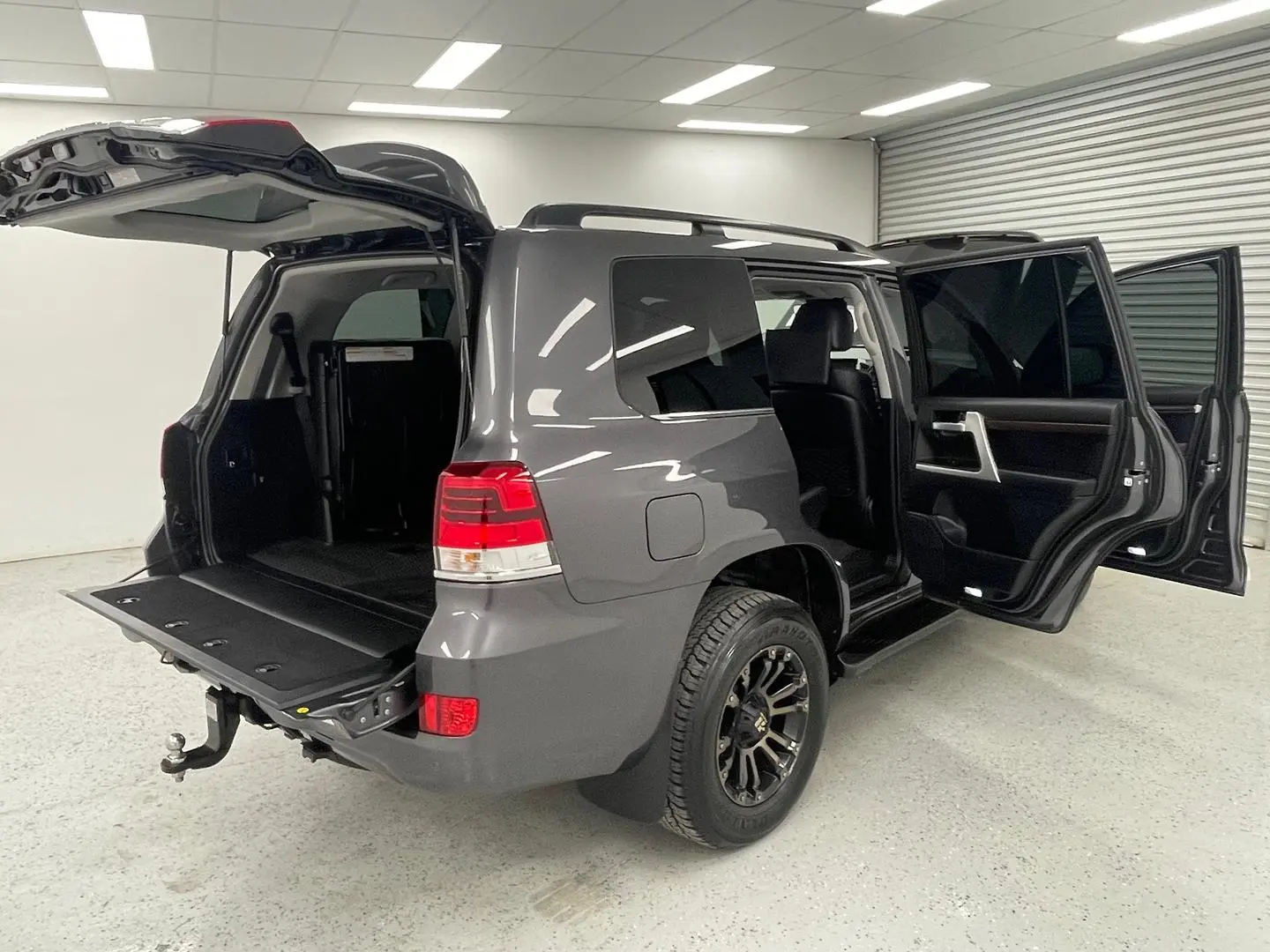2020 Toyota Landcruiser Gallery Image 10