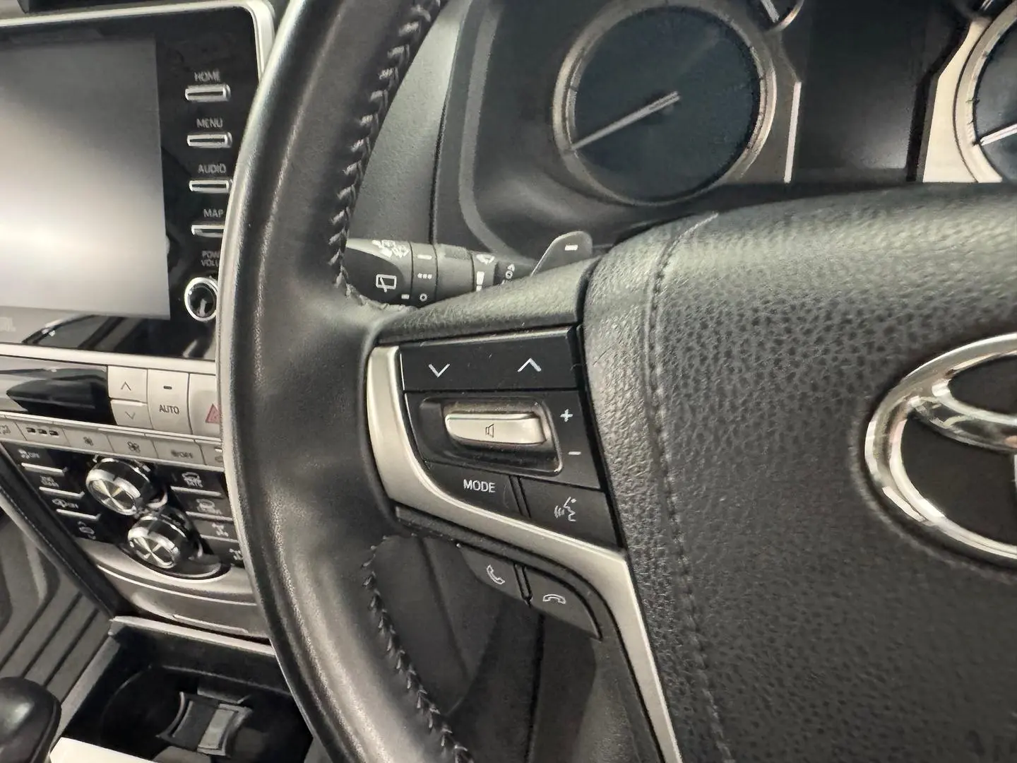 2021 Toyota Landcruiser Prado Gallery Image 15