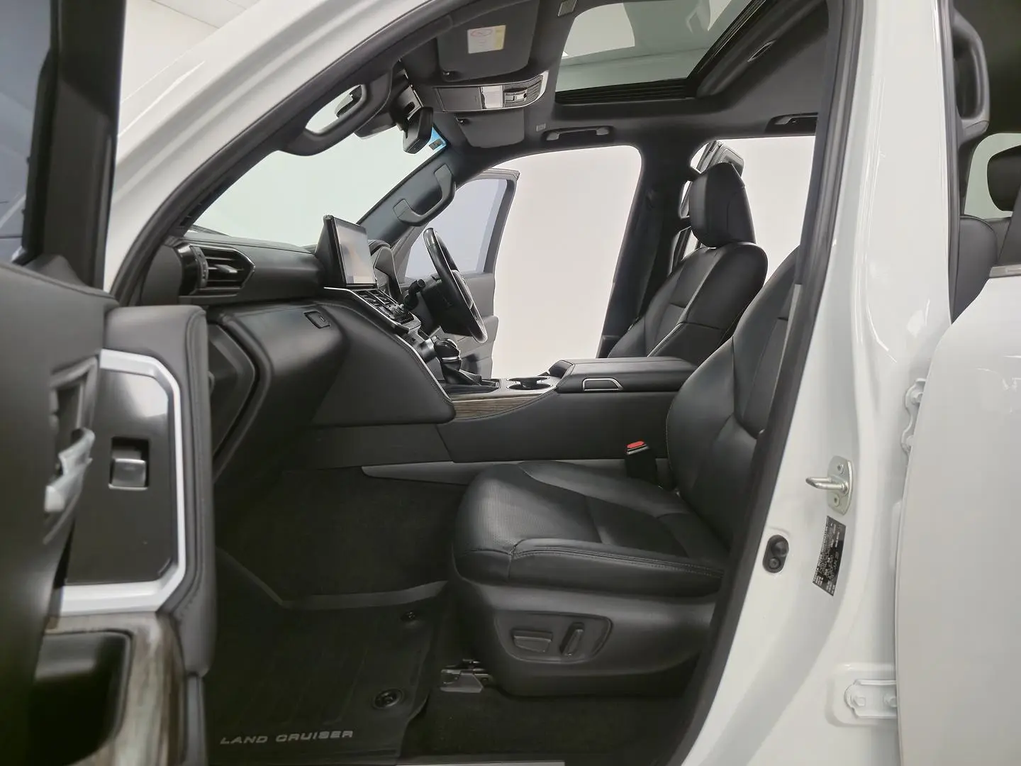 2022 Toyota Landcruiser Gallery Image 15