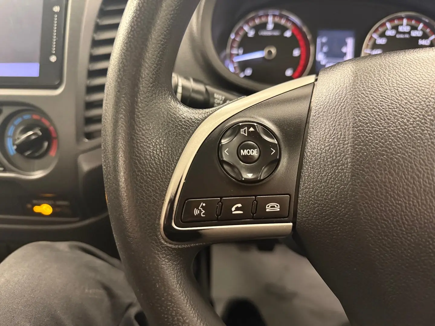 2022 Mitsubishi Triton Gallery Image 22