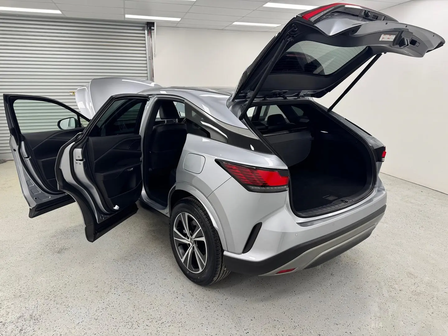 2023 Lexus RX Gallery Image 10