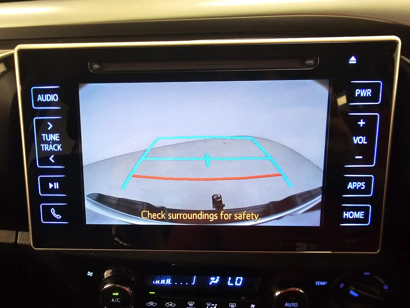 2017 Toyota Hilux Gallery Image 30