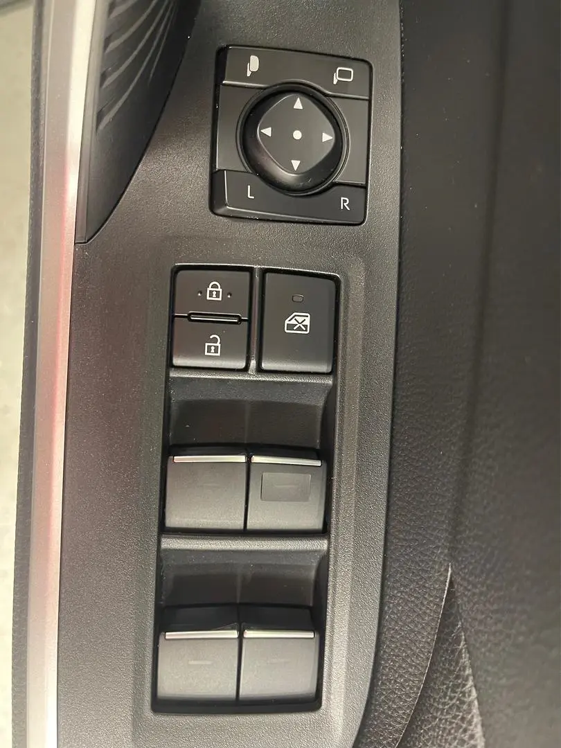 2022 Toyota RAV4 Gallery Image 21