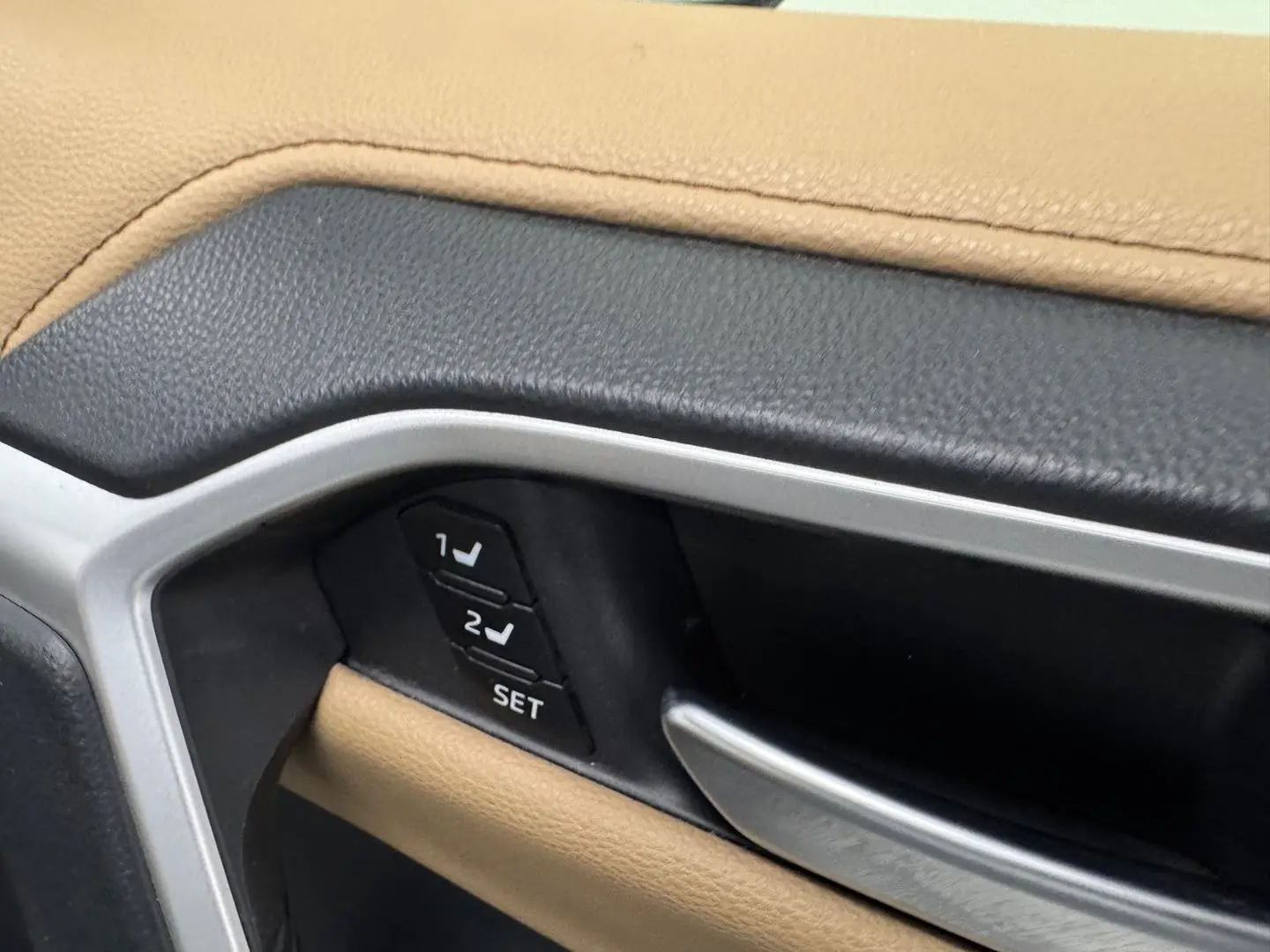 2020 Toyota RAV4 Gallery Image 22