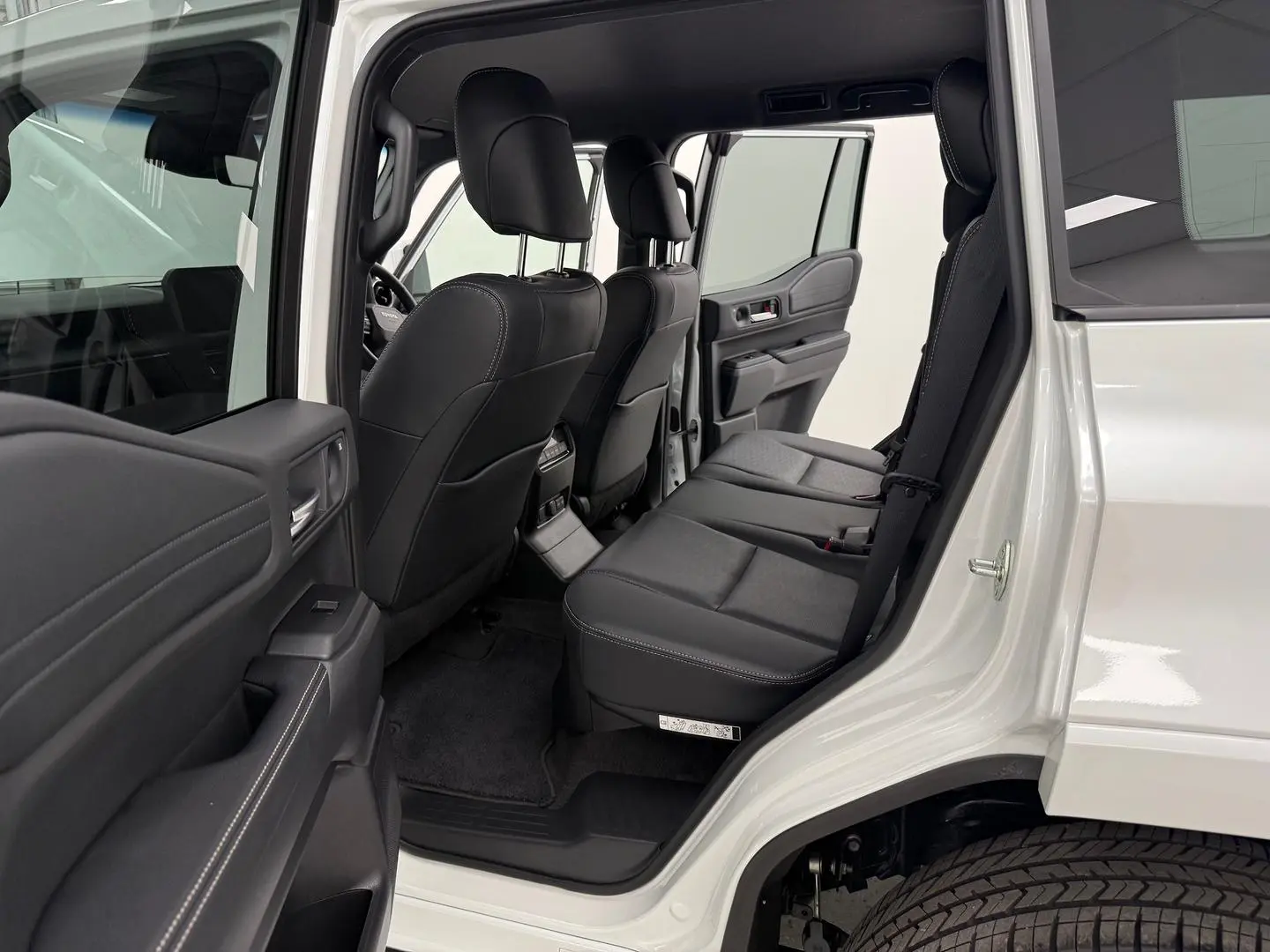 2024 Toyota Landcruiser Prado Gallery Image 19
