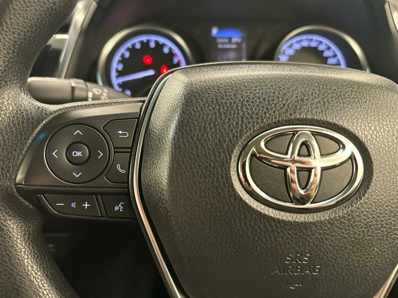 2019 Toyota Camry Image 19