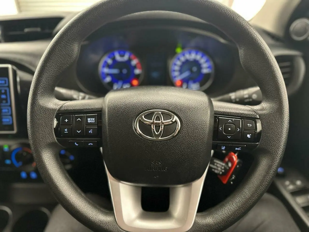 2019 Toyota Hilux Image 18
