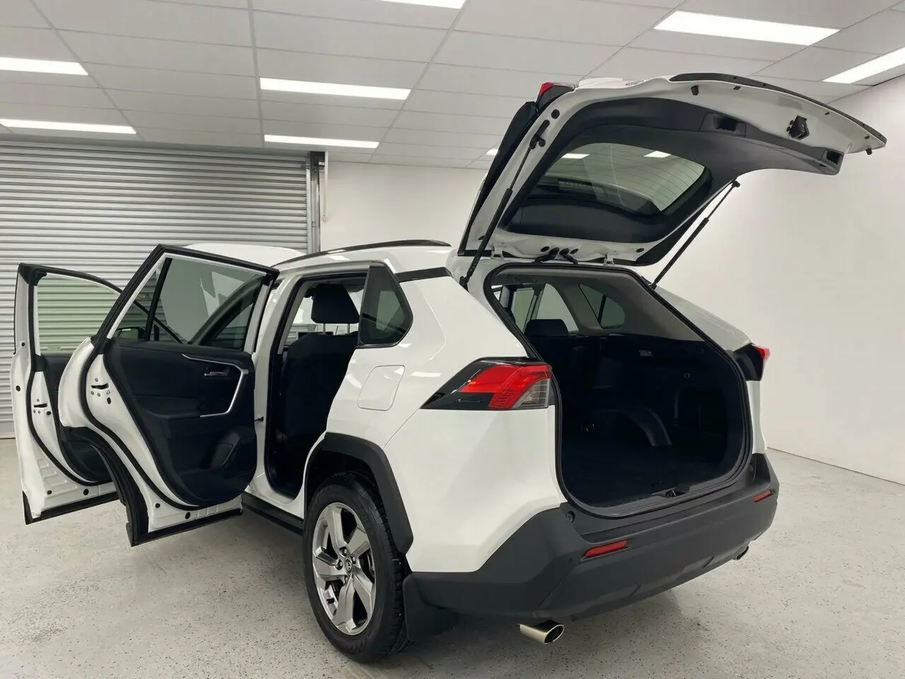 2019 Toyota RAV4 Image 12