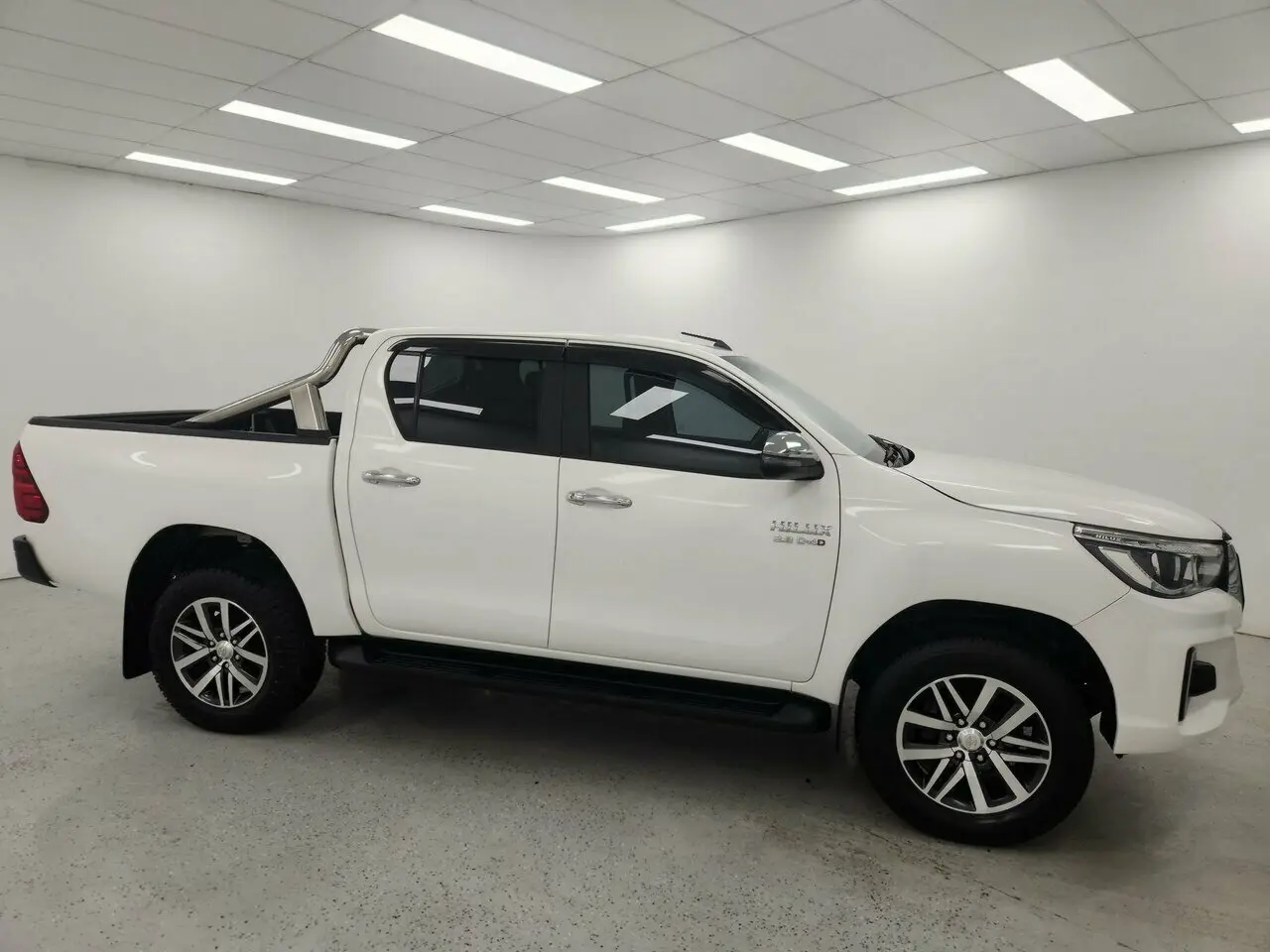 2019 Toyota Hilux Image 2