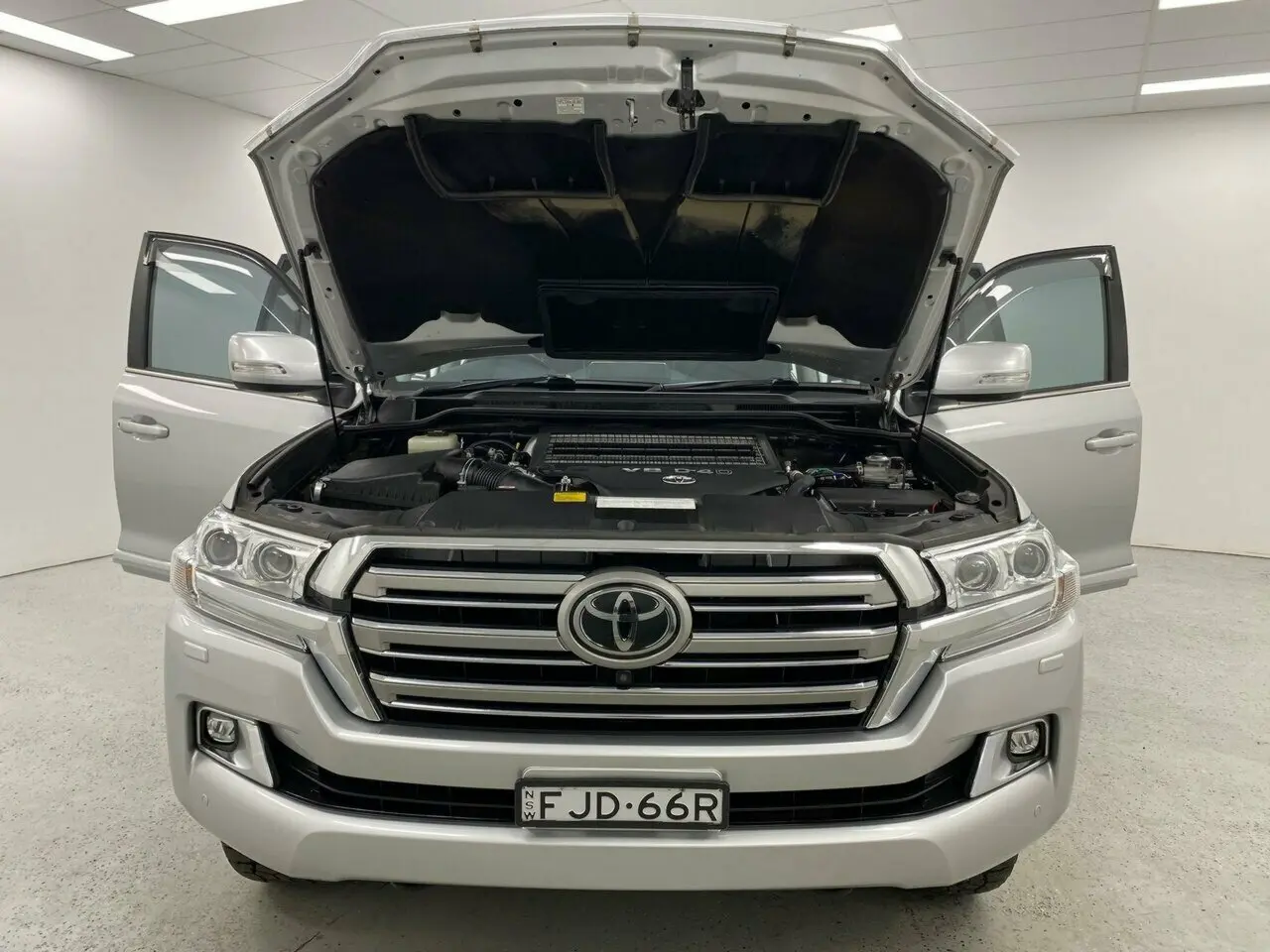 2021 Toyota Landcruiser Image 16