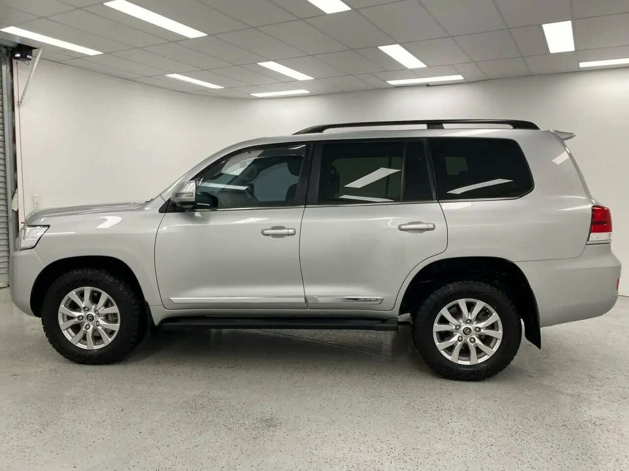 2021 Toyota Landcruiser Image 6