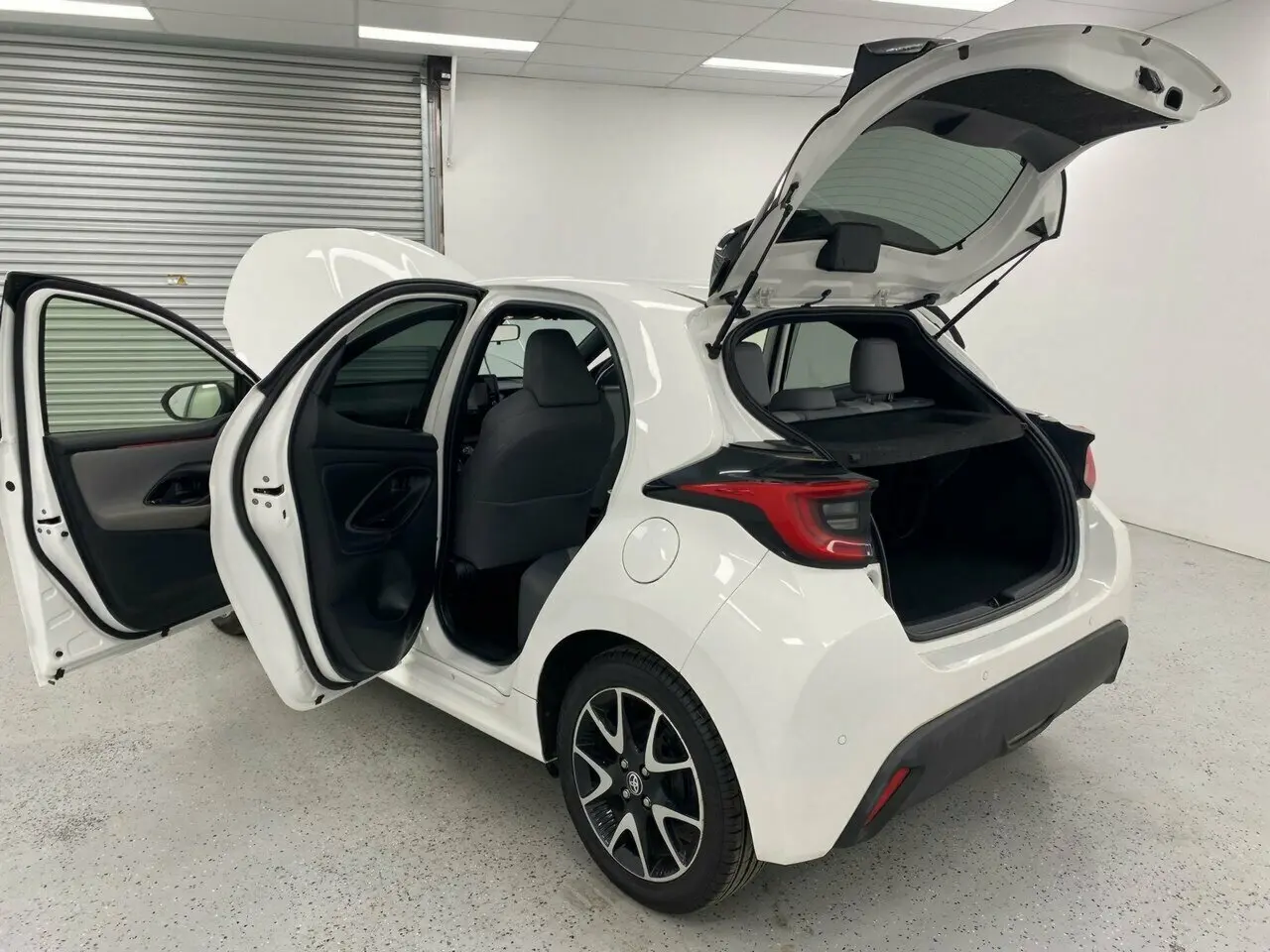 2020 Toyota Yaris Image 13