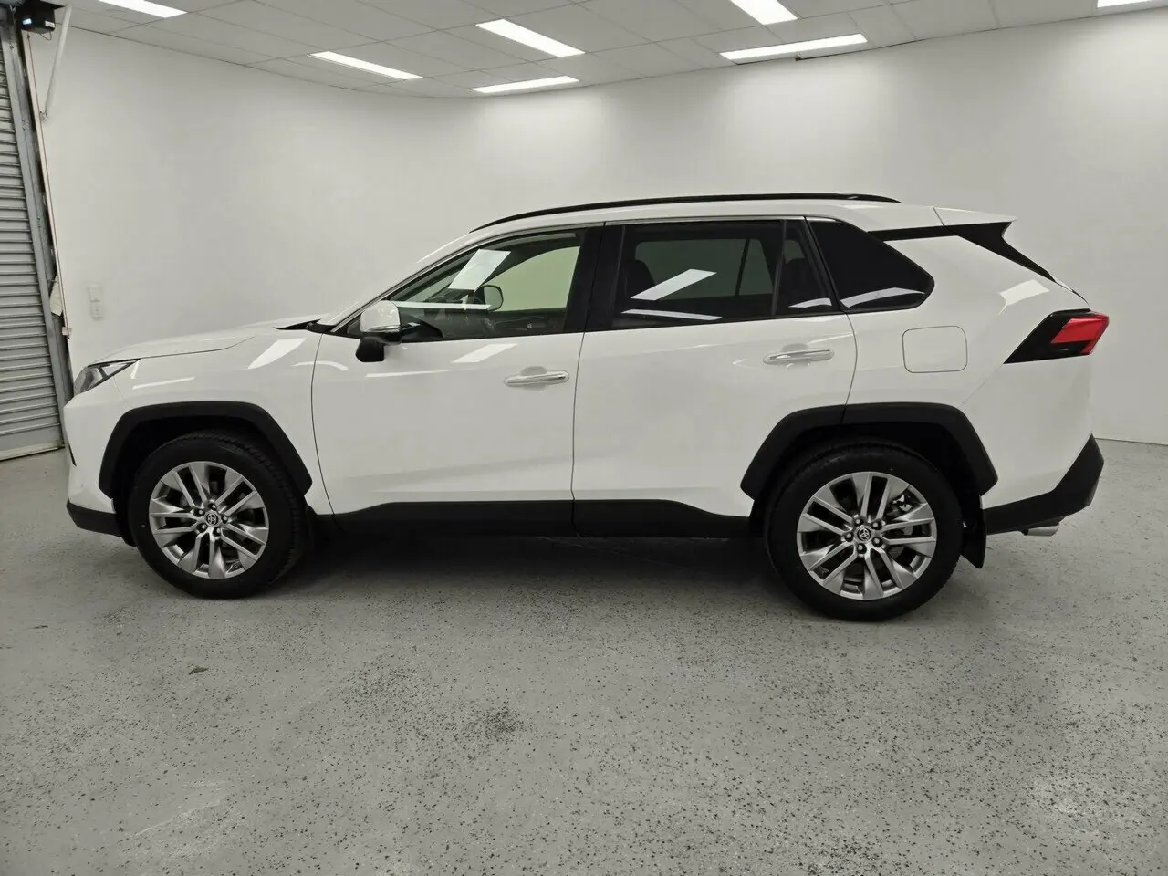 2022 Toyota RAV4 Image 6