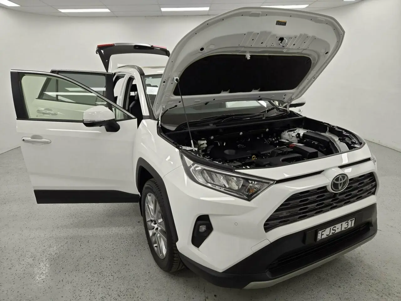 2022 Toyota RAV4 Image 8