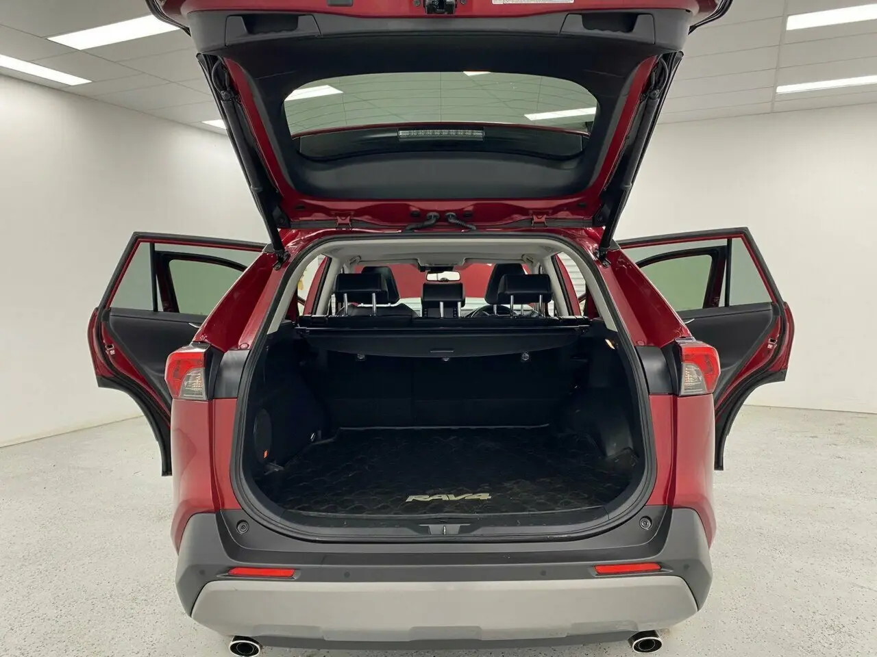 2019 Toyota RAV4 Image 12