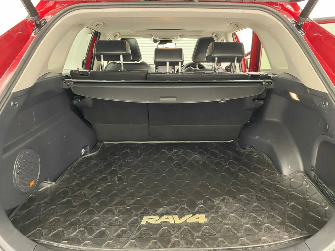 2019 Toyota RAV4 Image 20