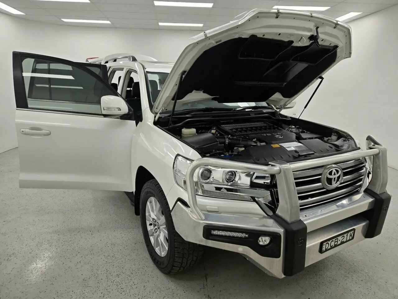 2015 Toyota Landcruiser Image 8