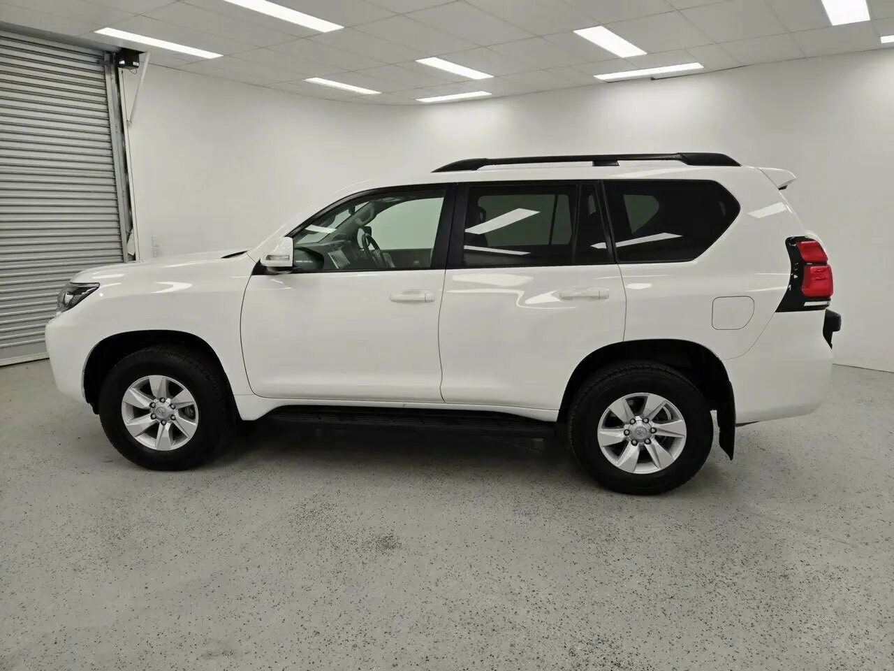 2022 Toyota Landcruiser Prado Image 6