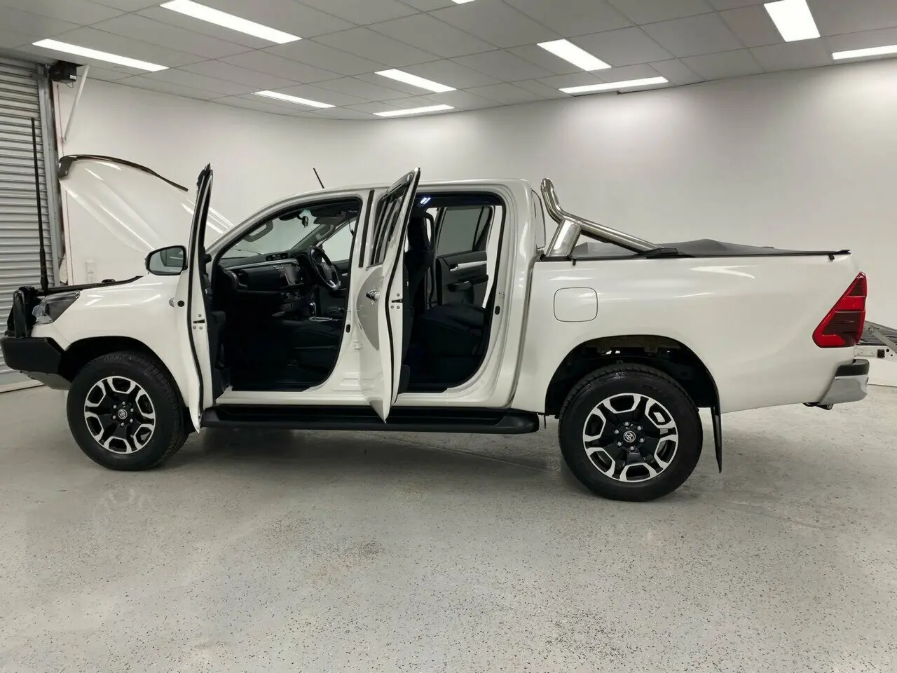 2020 Toyota Hilux Image 14