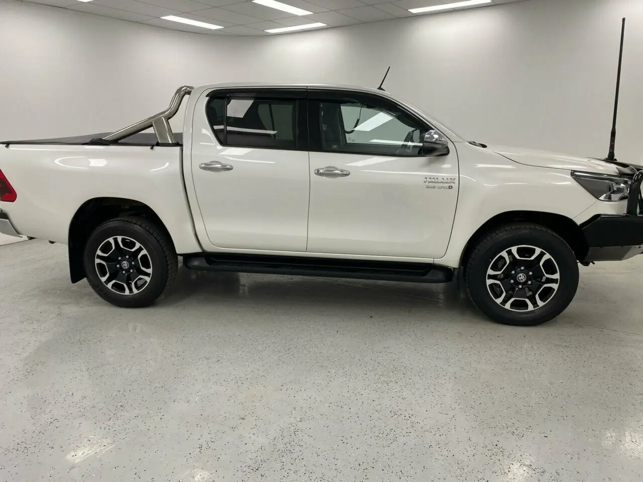 2020 Toyota Hilux Image 2