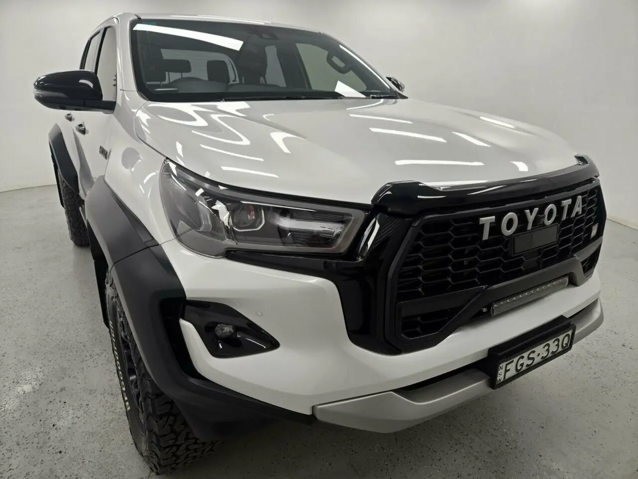 2023 Toyota Hilux Image 1