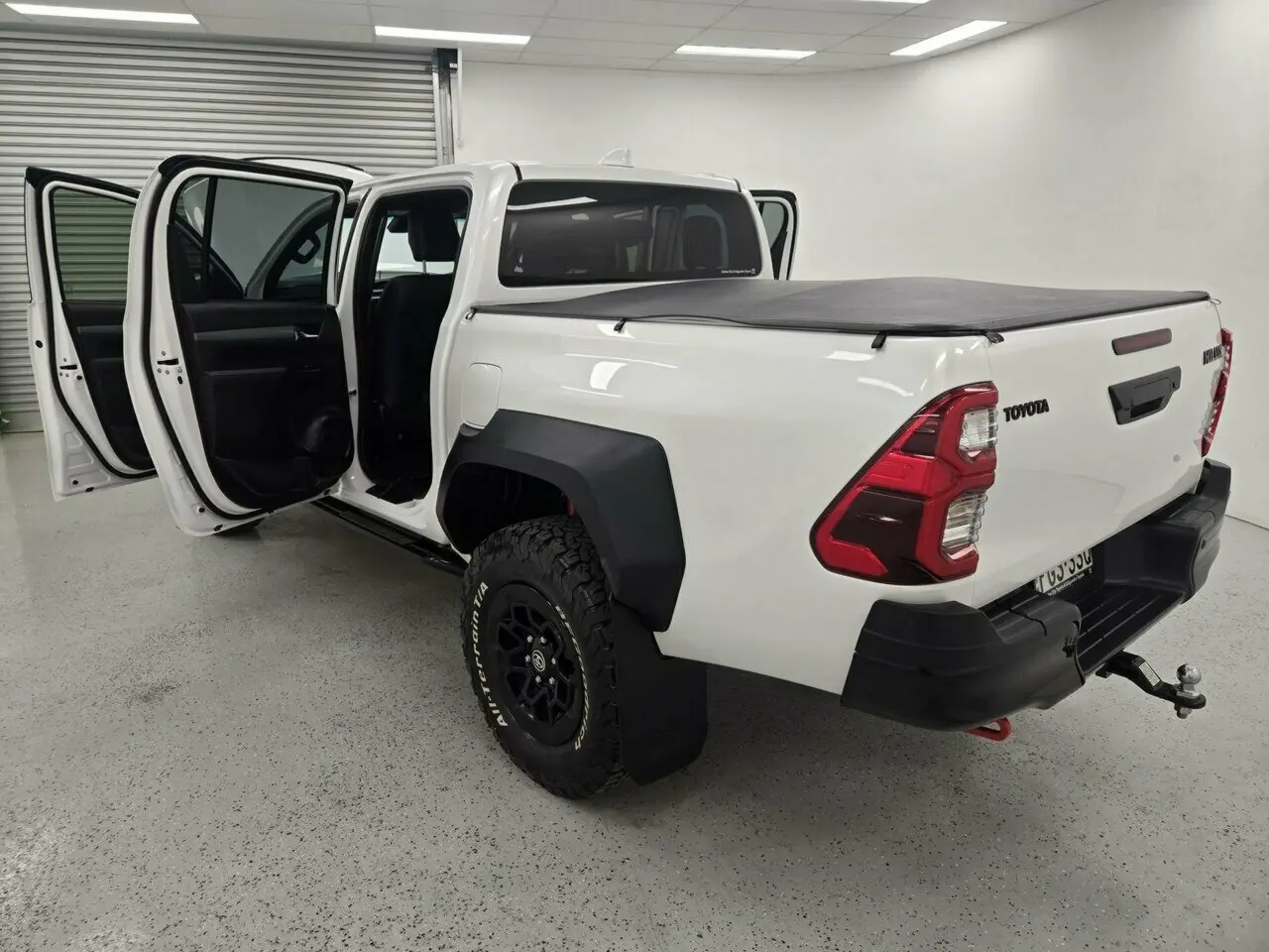 2023 Toyota Hilux Image 12