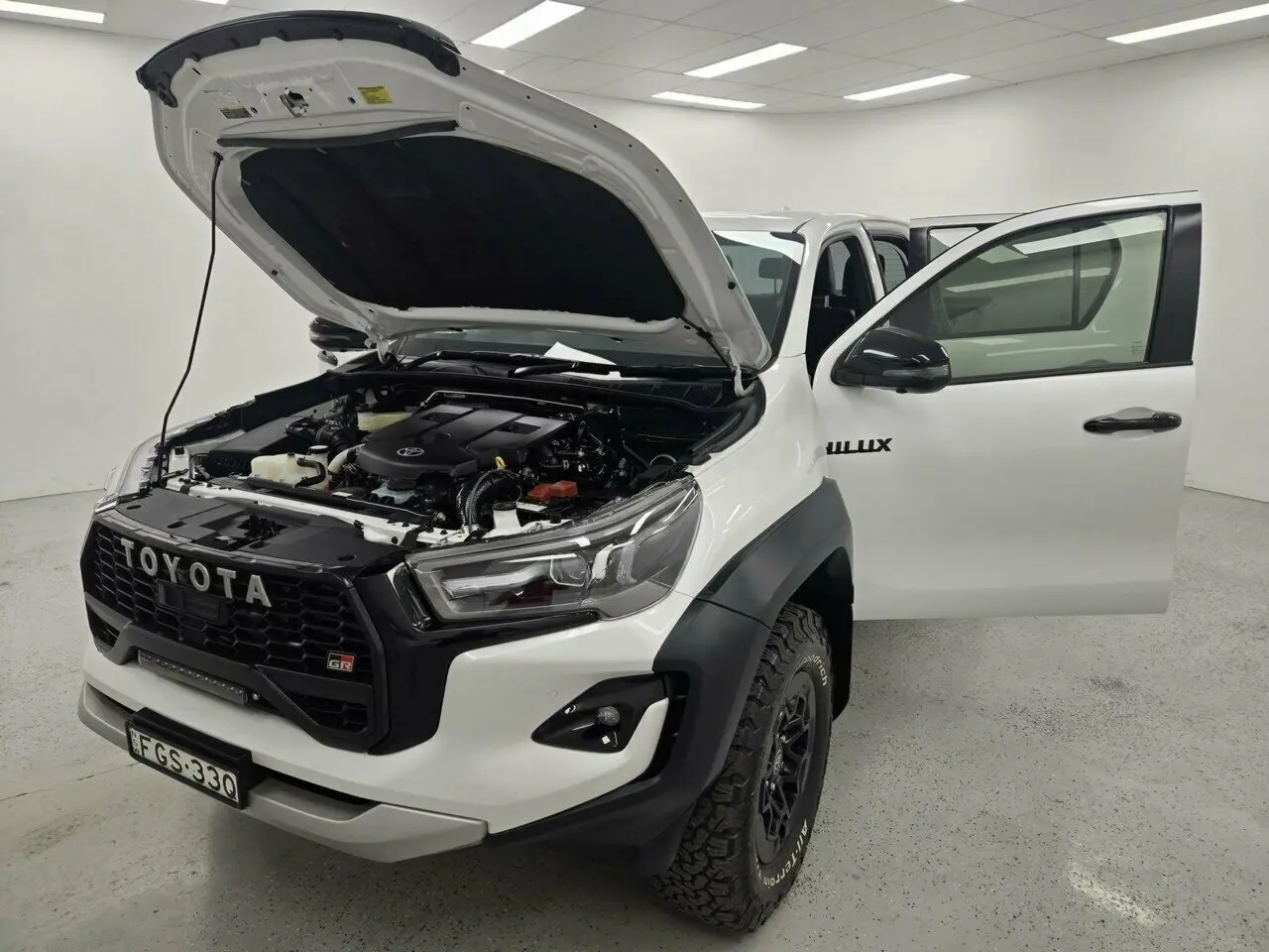 2023 Toyota Hilux Image 14