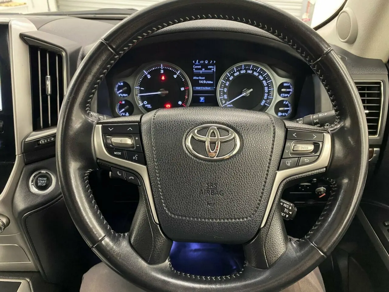 2016 Toyota Landcruiser Image 23