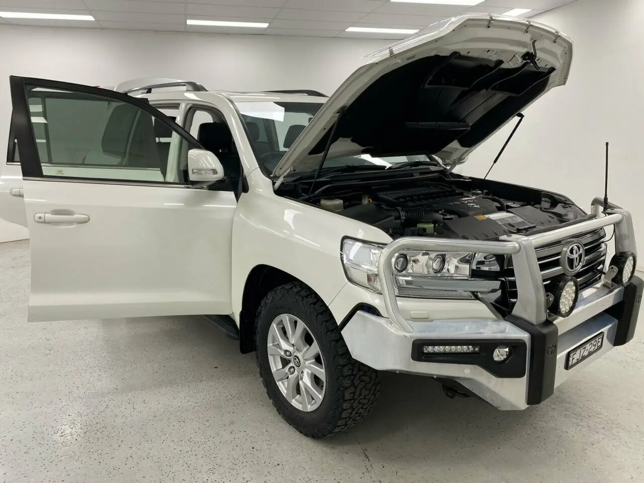 2016 Toyota Landcruiser Image 9