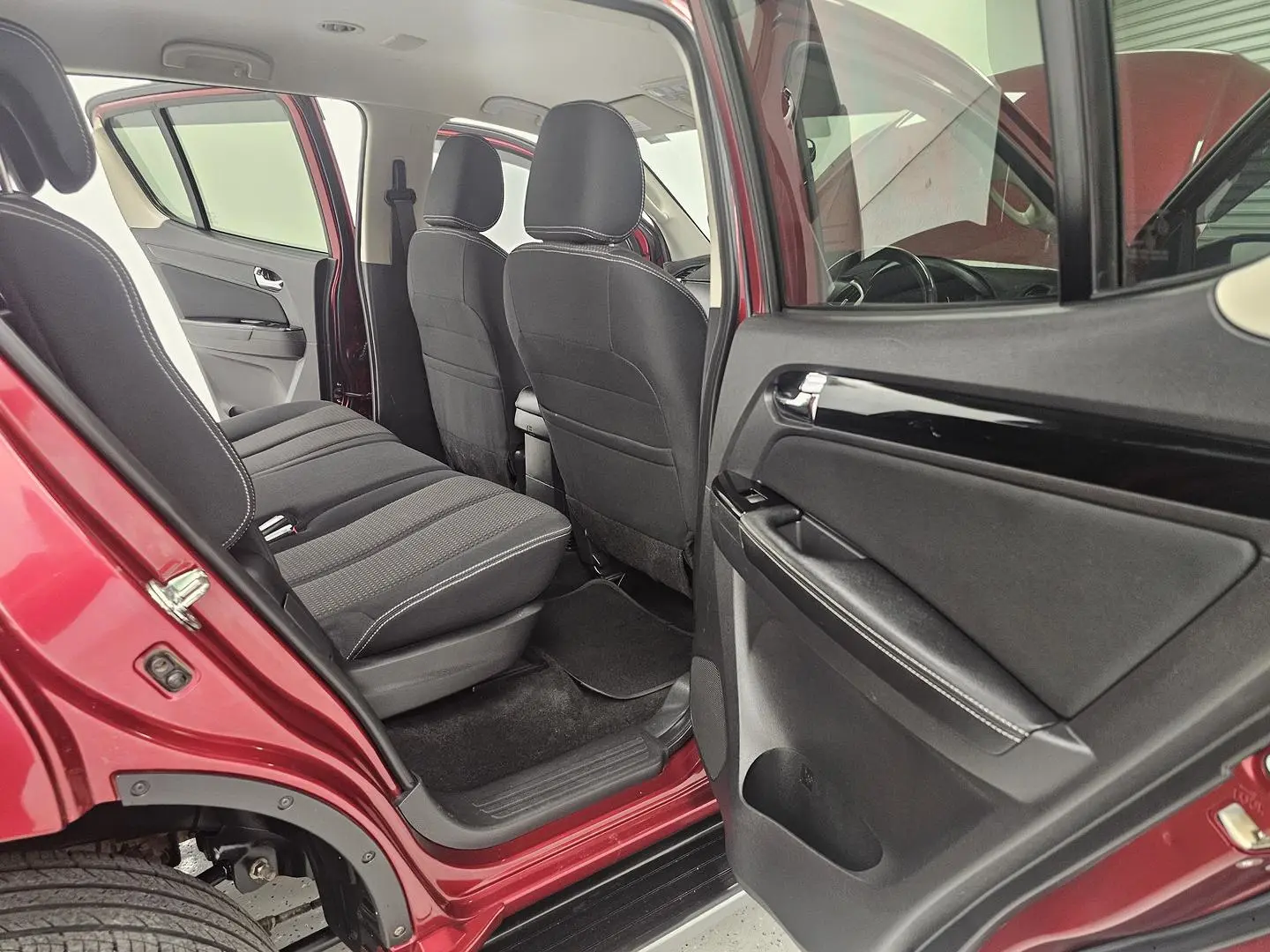 2020 Isuzu MU-X Gallery Image 21