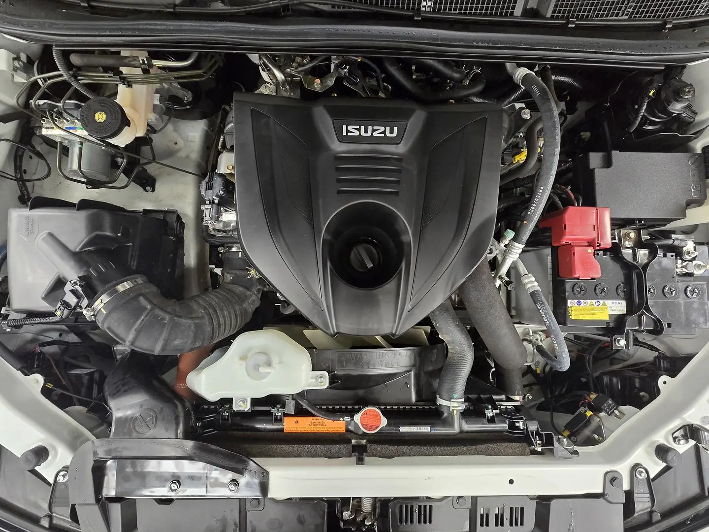 2023 Isuzu MU-X Gallery Image 15