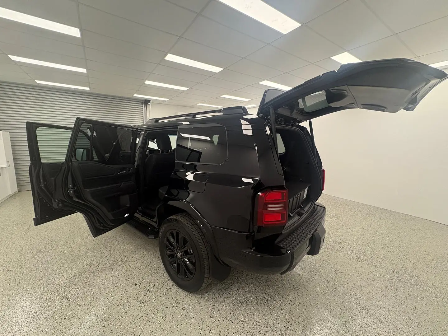 2025 Toyota Landcruiser Prado Gallery Image 14