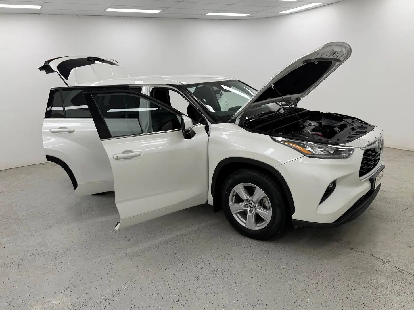 2021 Toyota Kluger Gallery Image 8
