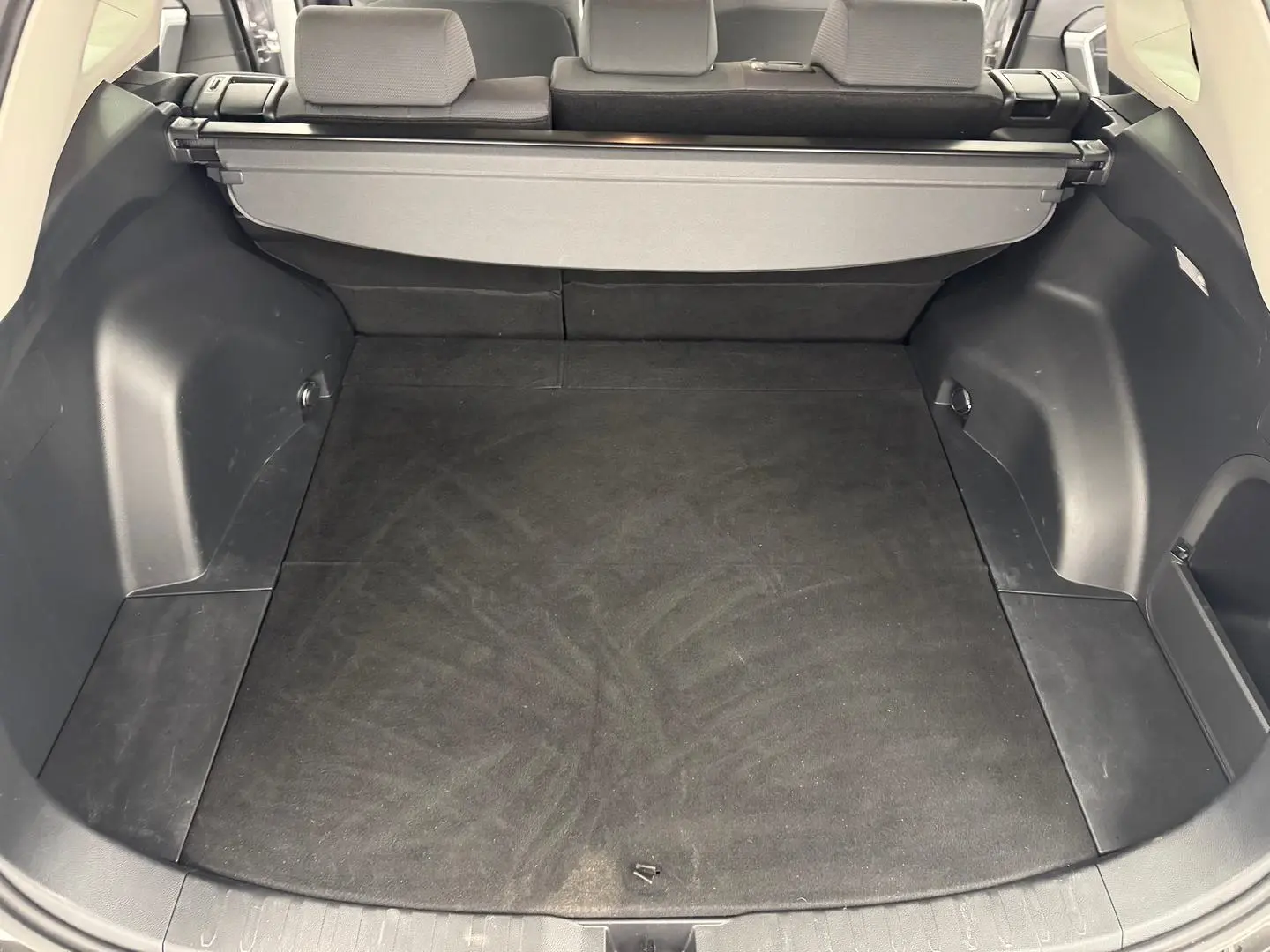 2020 Toyota RAV4 Gallery Image 26