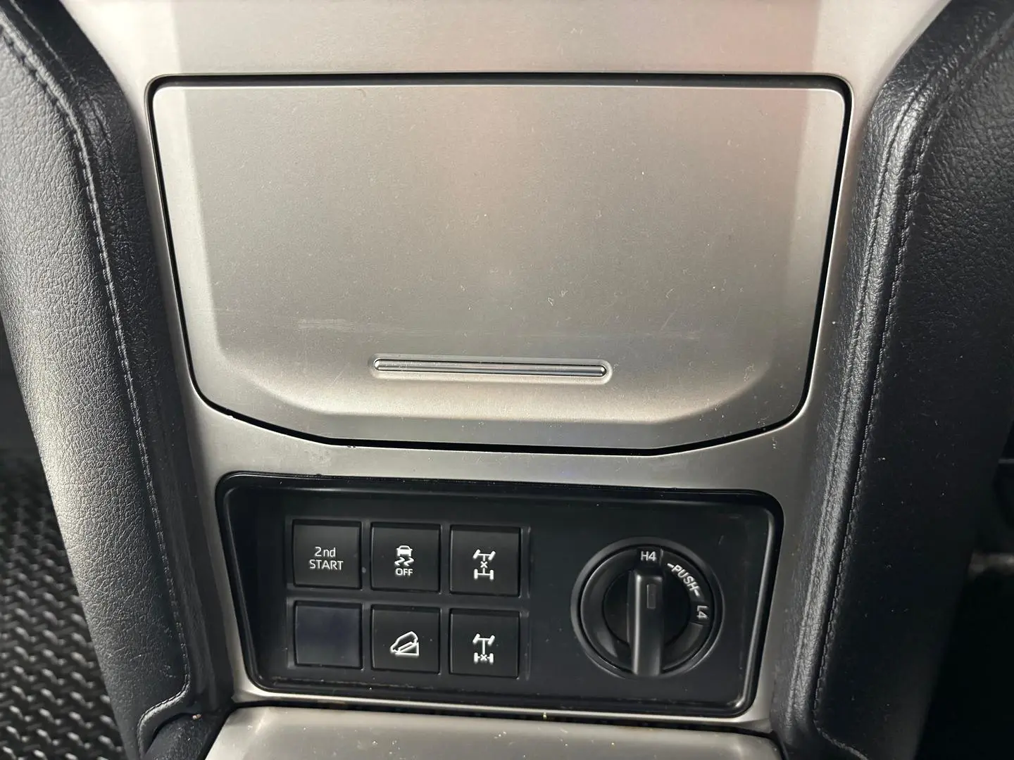 2018 Toyota Landcruiser Prado Gallery Image 31