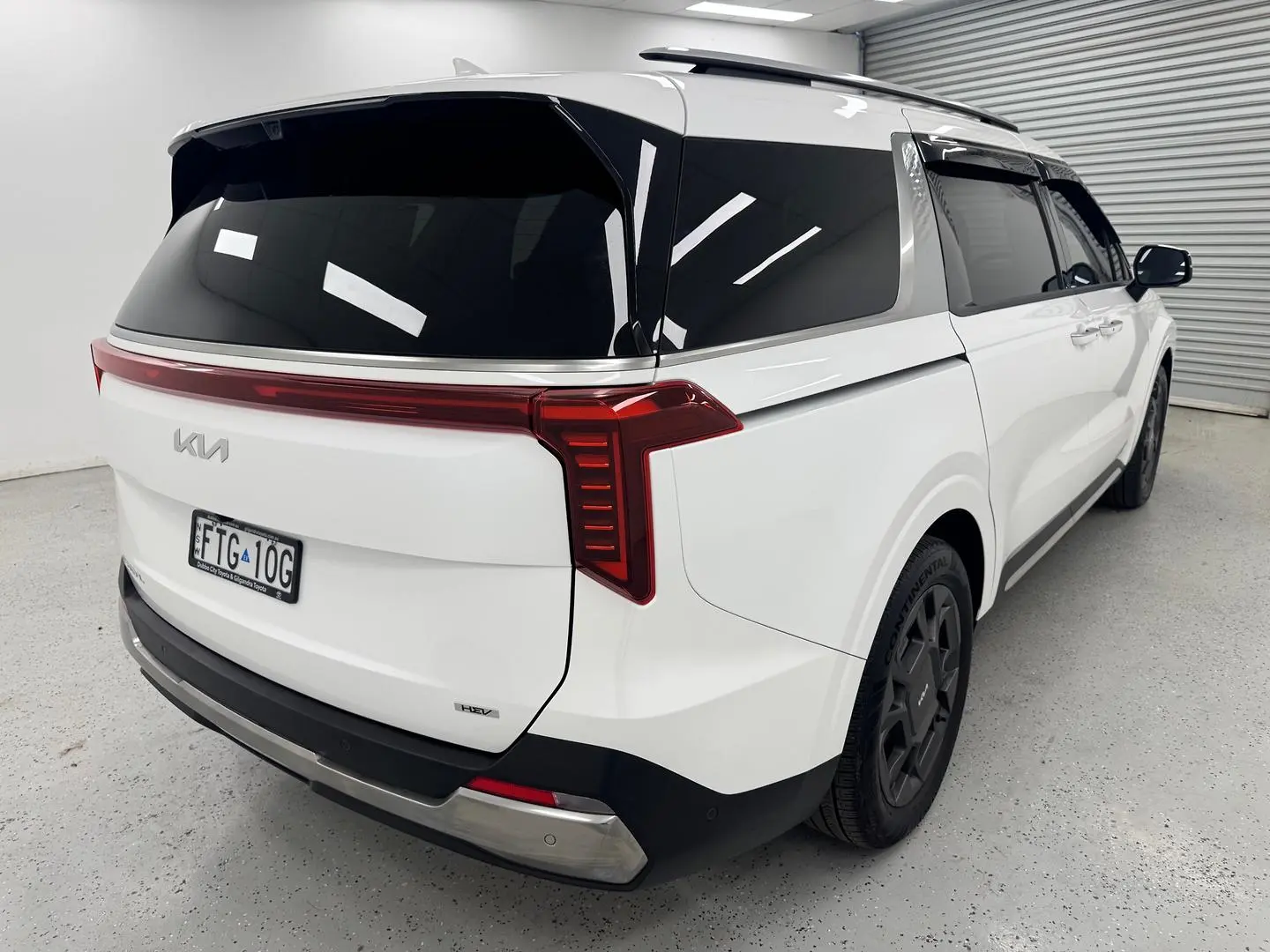 2024 Kia Carnival Gallery Image 3