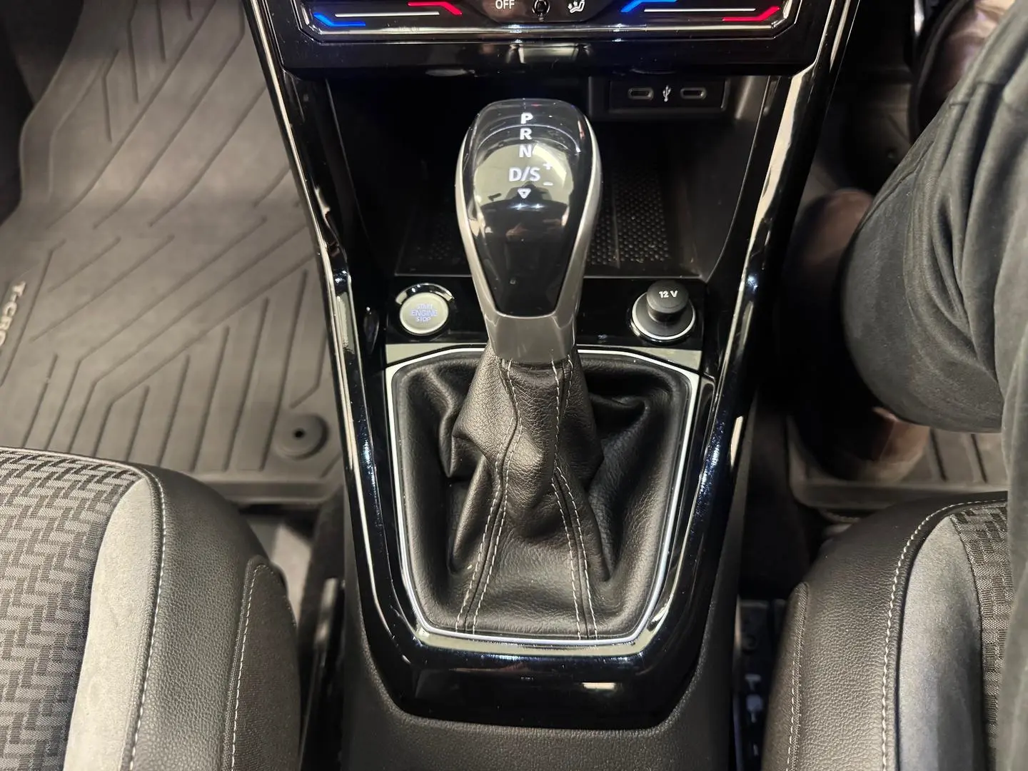 2021 Volkswagen T-Cross Gallery Image 24
