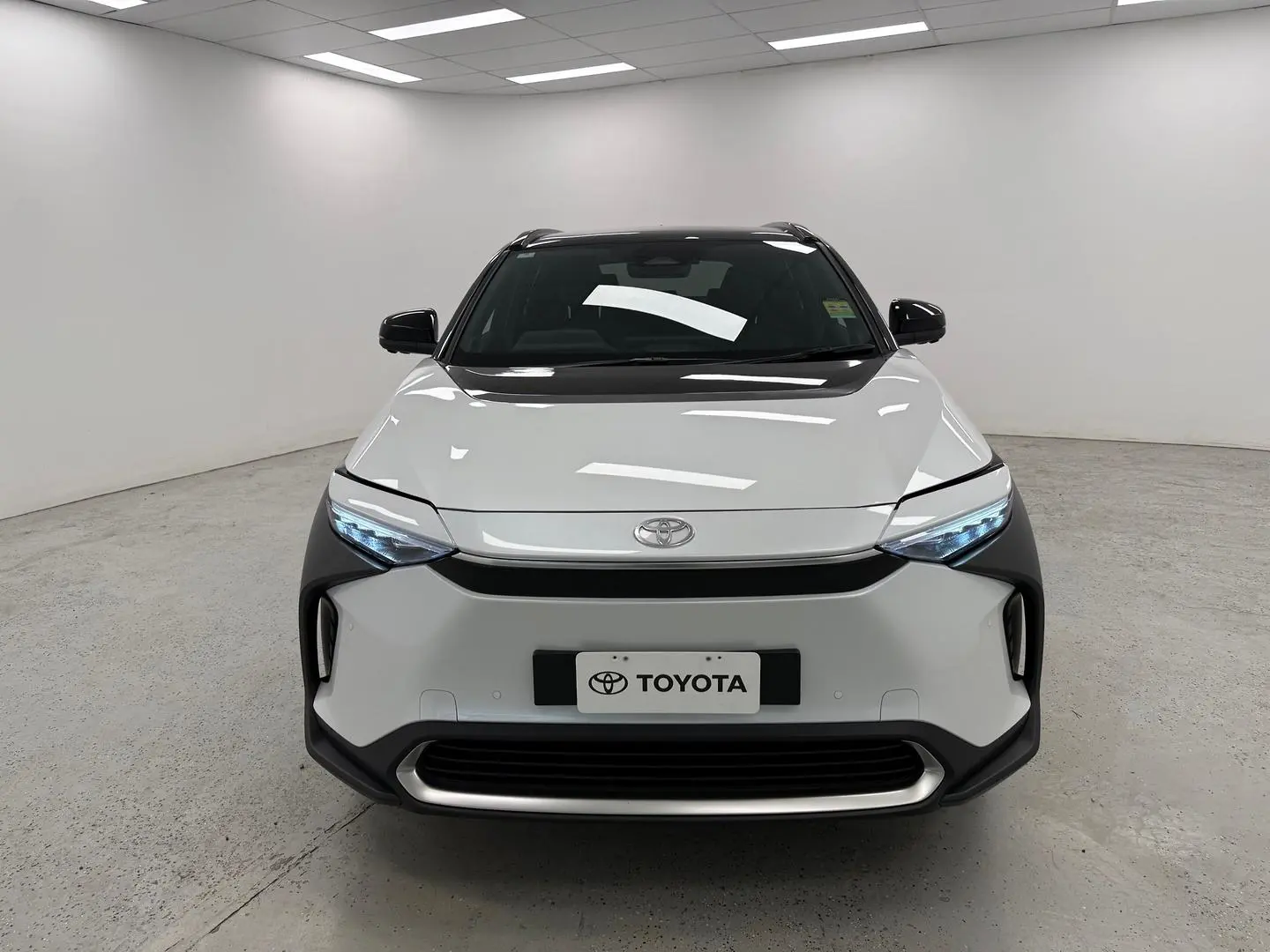 2025 Toyota bZ4X Gallery Image 32