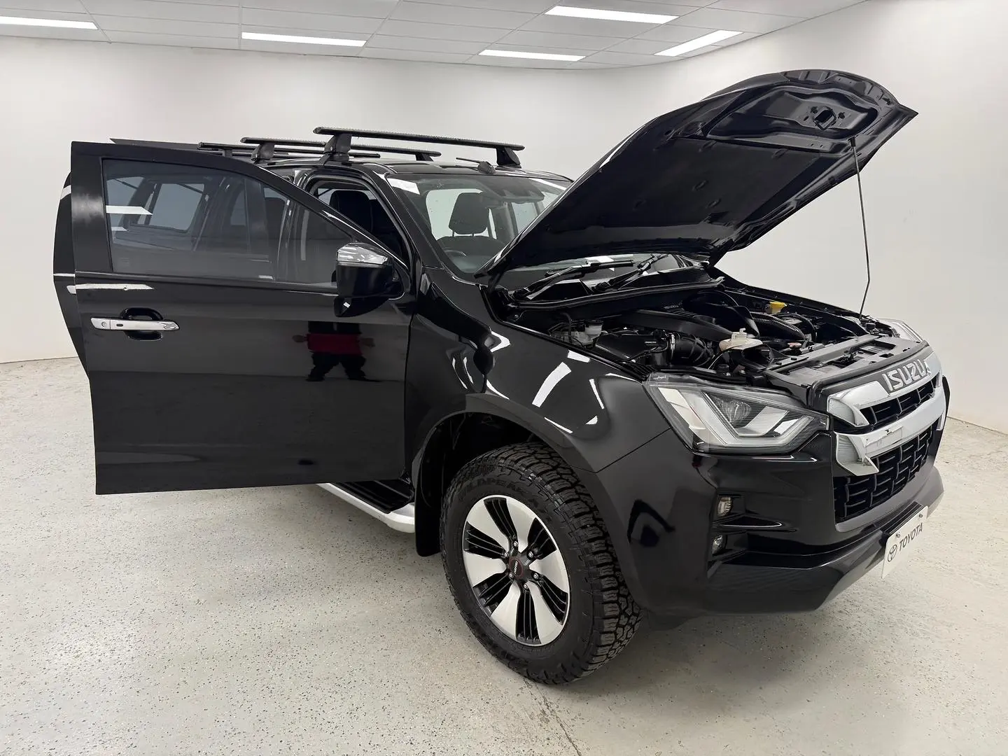 2022 Isuzu D-MAX Gallery Image 22